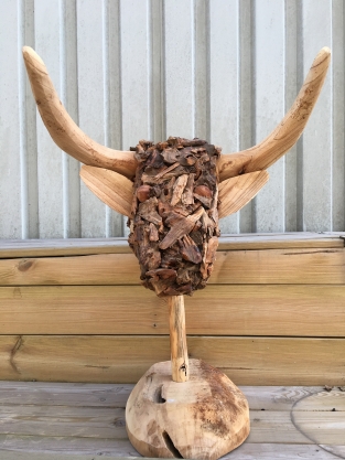 Bull's head made entirely of wood, a Monfort, very special work of art.